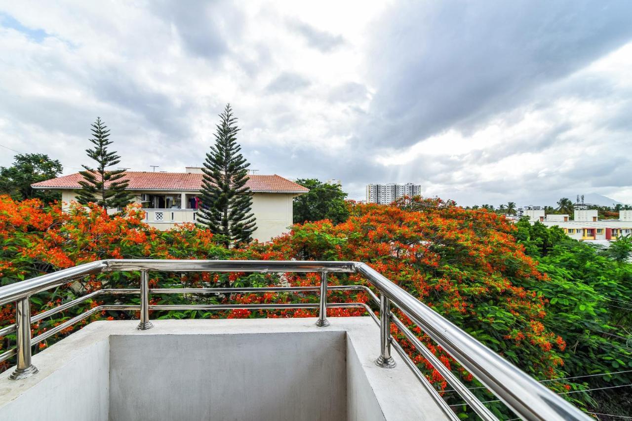 Oyo Flagship Lotus Lakeview Apartments Singanallur Ngoại thất bức ảnh