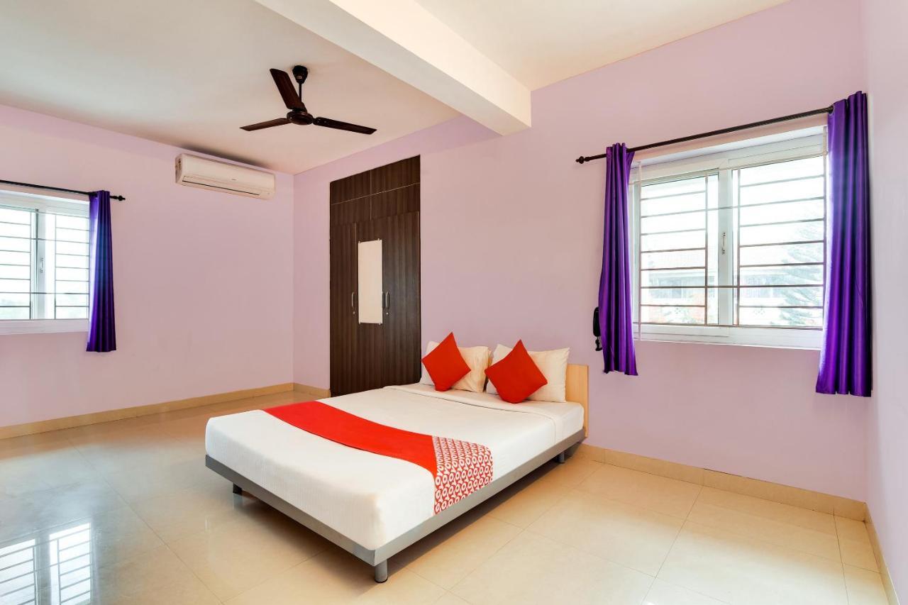 Oyo Flagship Lotus Lakeview Apartments Singanallur Ngoại thất bức ảnh