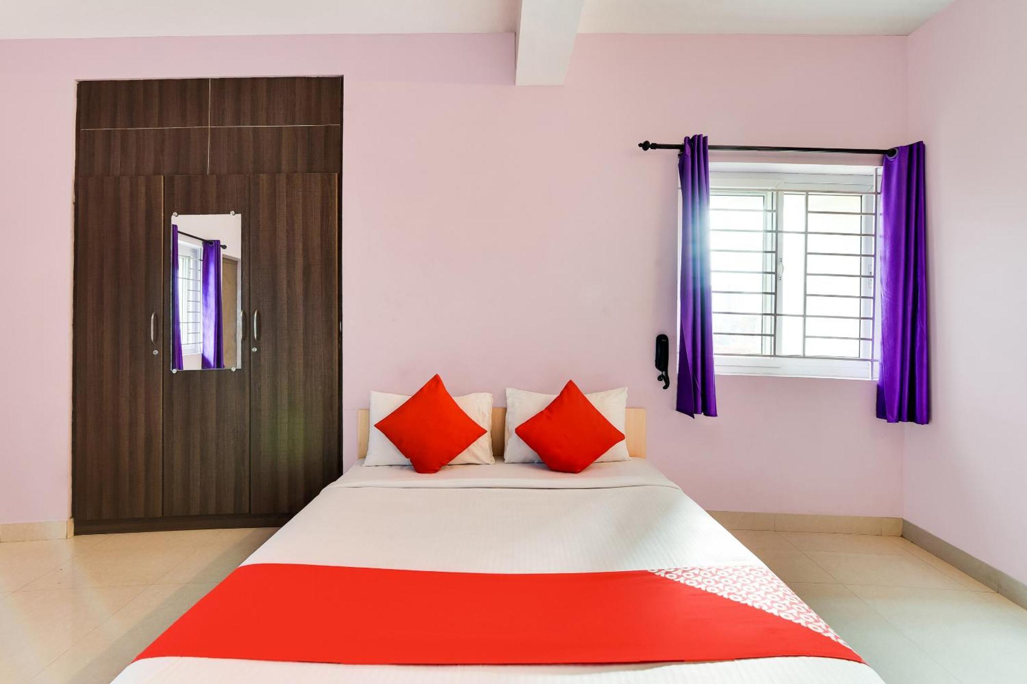 Oyo Flagship Lotus Lakeview Apartments Singanallur Ngoại thất bức ảnh